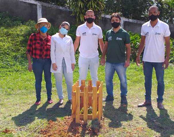 Camacã: Secretaria de Agricultura e Meio Ambiente em parceria com o Lions Clube e Maçonaria, realizam plantio de árvores e homenageia o empresário Eds